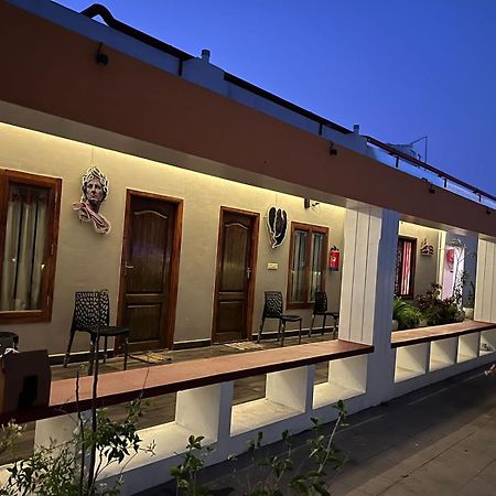 The French Villa Elite Пондичерри Экстерьер фото